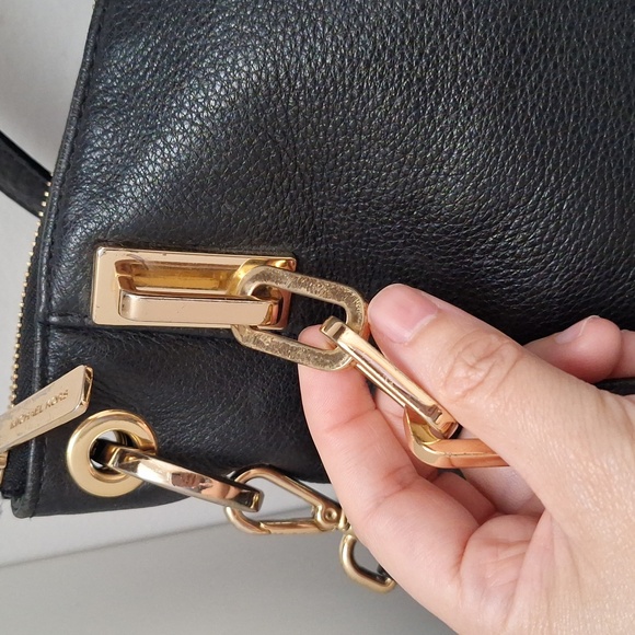 Michael Kors Leather Bag - Picture 2 of 12